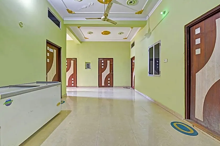 Oyo Hotel Gangaur Midway - Image 1