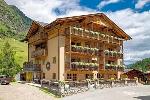 Hotel Gasthaus Edelweiss - Image 1