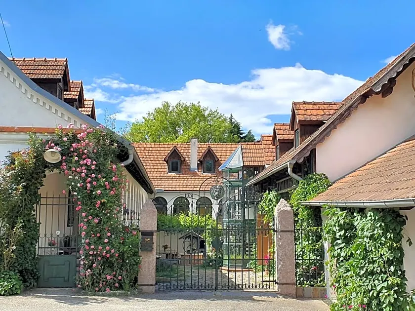 ArkadenSchlössl - Image 1