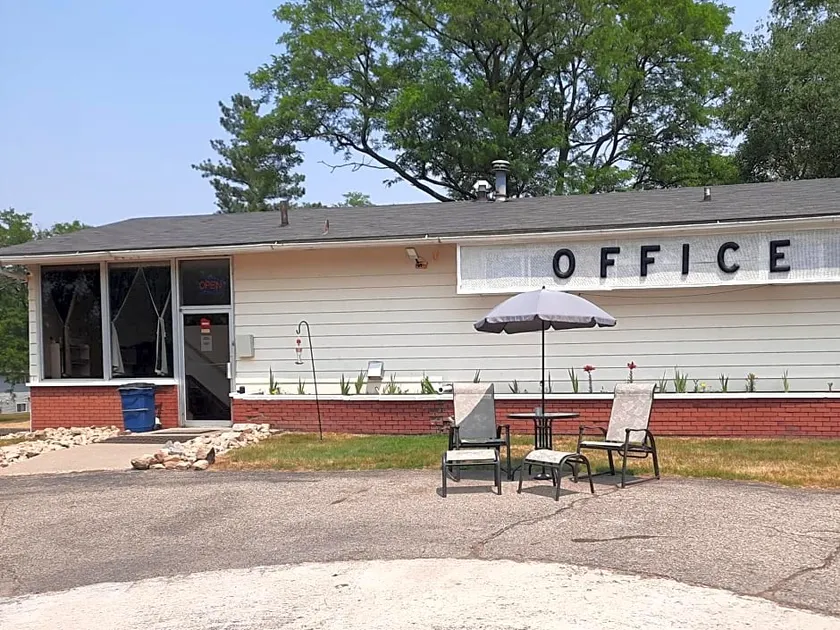Motel Reedsburg - Image 1