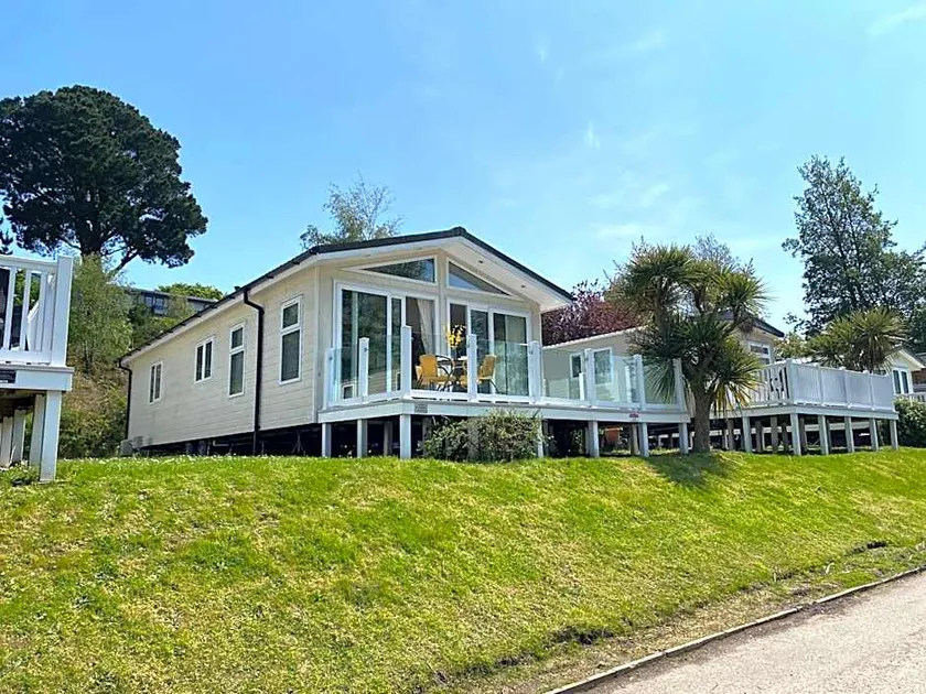 Palm lodge luxury holiday home - Image 1
