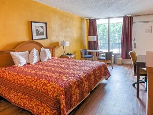 Budgetel Inn & Suites - Image 1