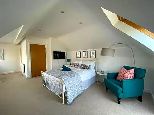 Tranquil Loft - Image 1