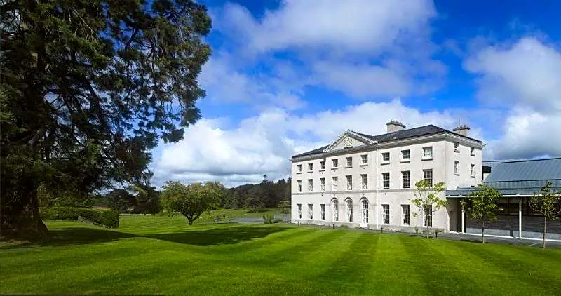 RADISSON BLU FARNHAM ESTATE - Image 1