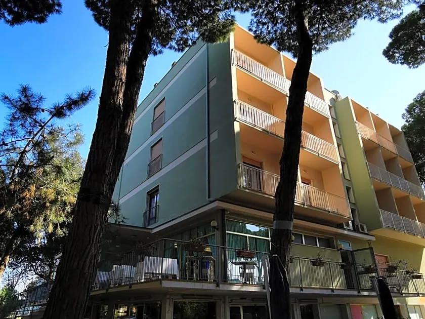 Pine Beach Hotel Rosolina Mare - Image 1