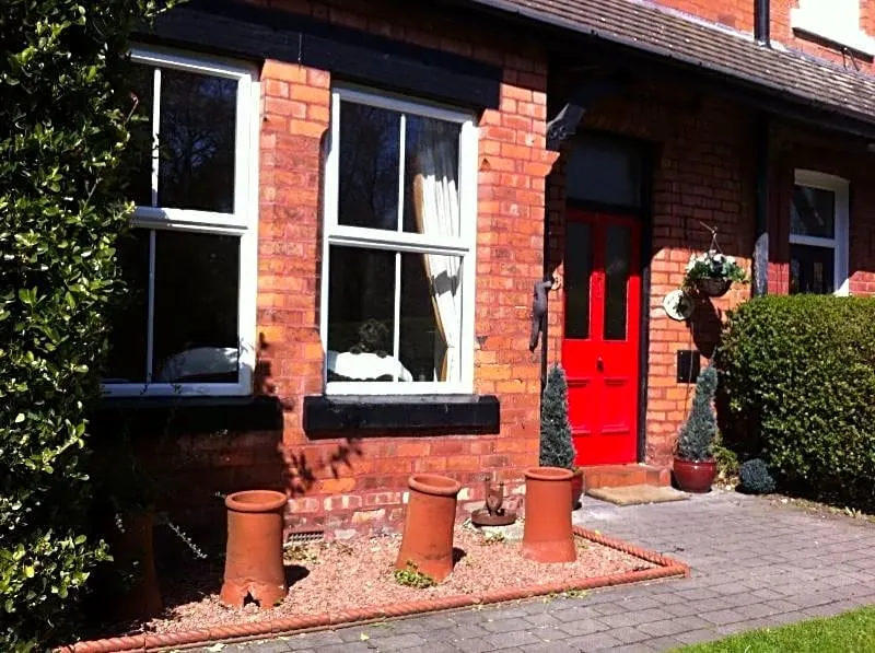 Formby Guest House - Image 1