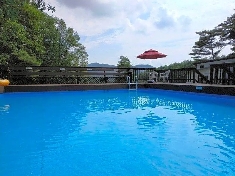 Hoengseong Sunny Hill Glamping Pension - Image 1