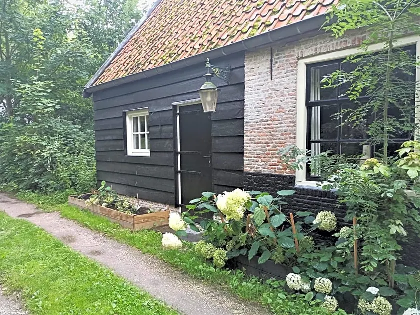 PYKES B&B - Image 1