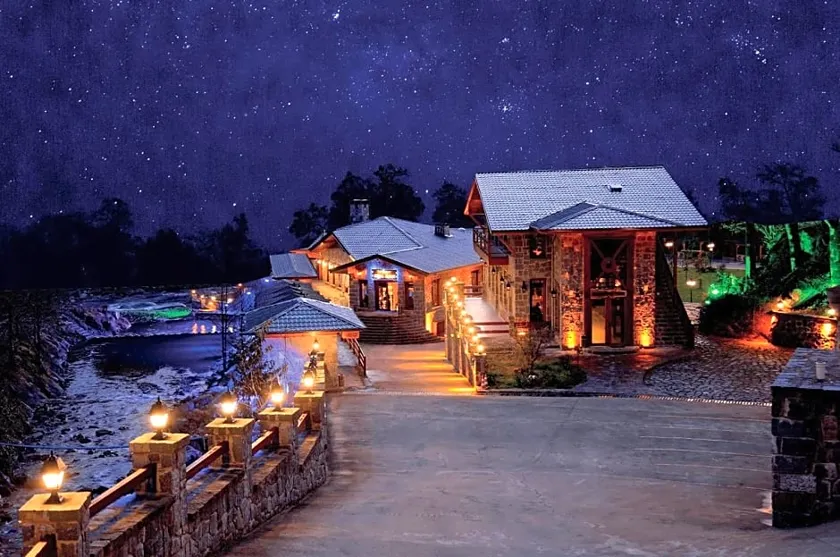 Teona Bungalow & Restaurant - Image 1