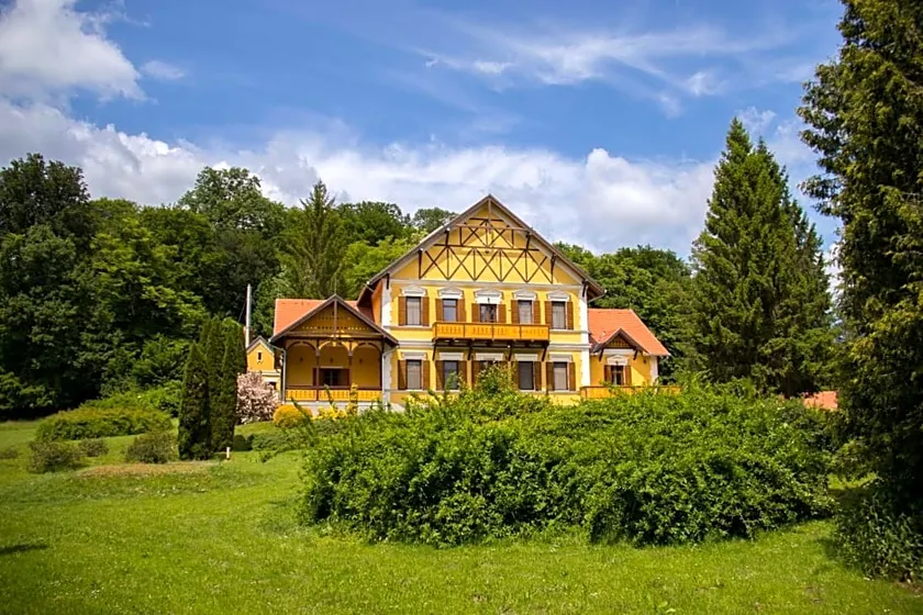 Biedermann Vadászkastély Sasrét - Image 1