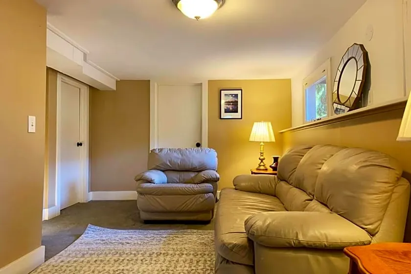 Comfy Sunny Room near U-District and Downtown - Image 1