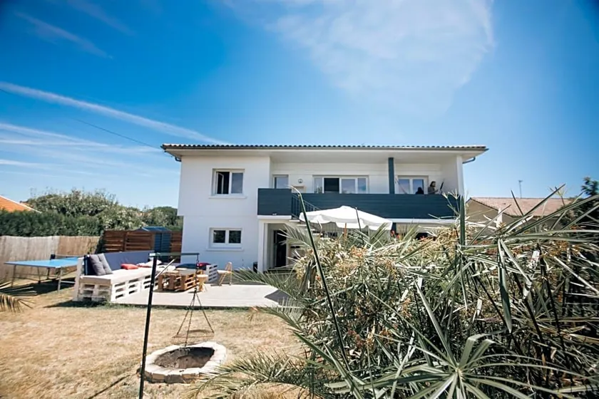 Alma Libre Yoga & Surf House - Image 1