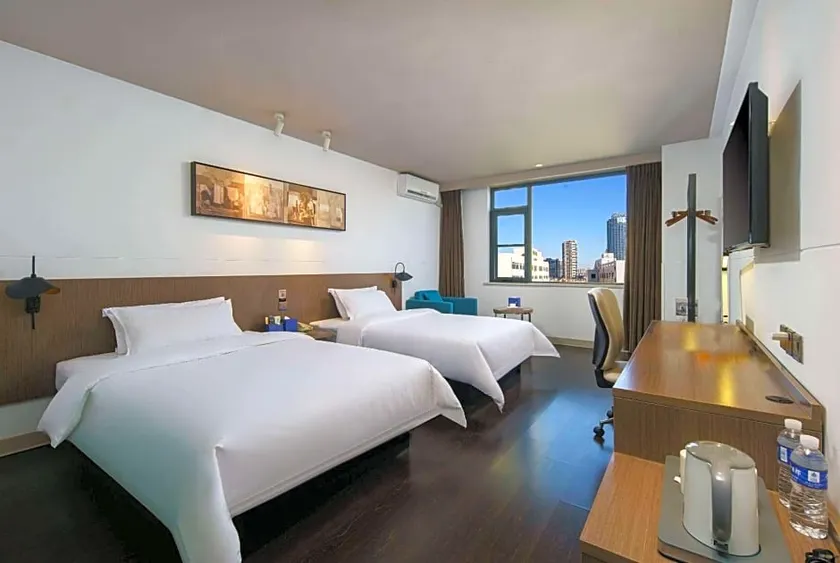 Microtel By Wyndham Kunming City Center - Image 1