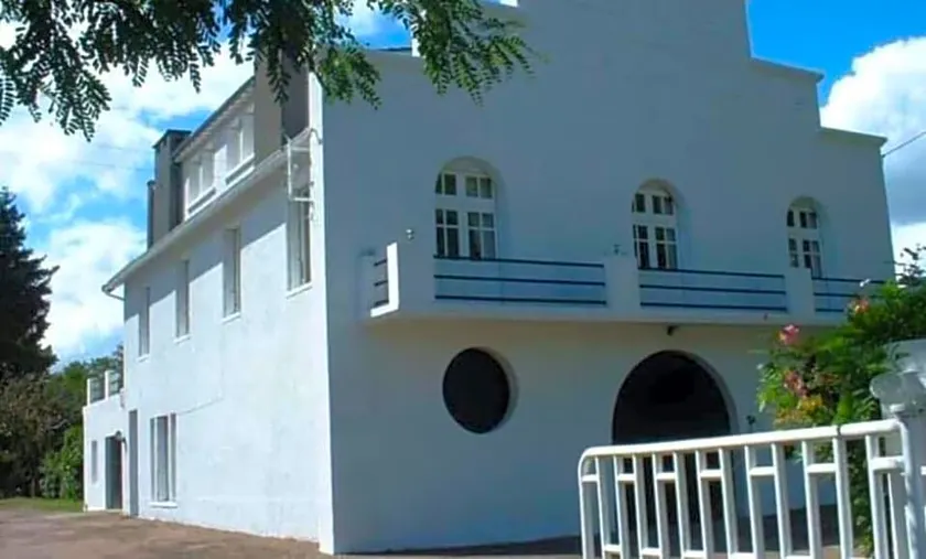 White Grape Inn - Image 1