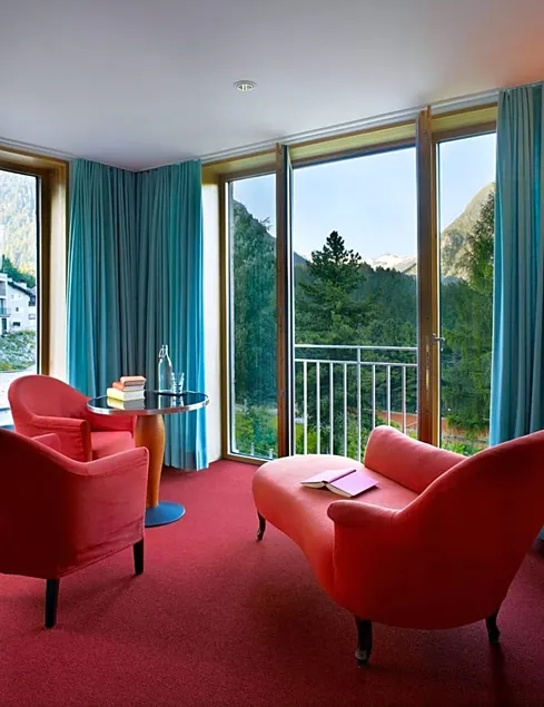 Hotel S - Image 1
