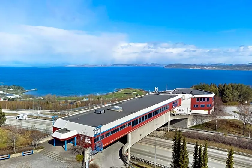 Stav Hotel - Image 1