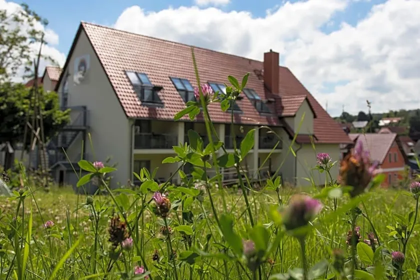 Landhotel Kräuterbergl Kreischa - Image 1