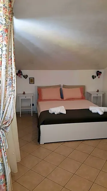Guest House - Image 1