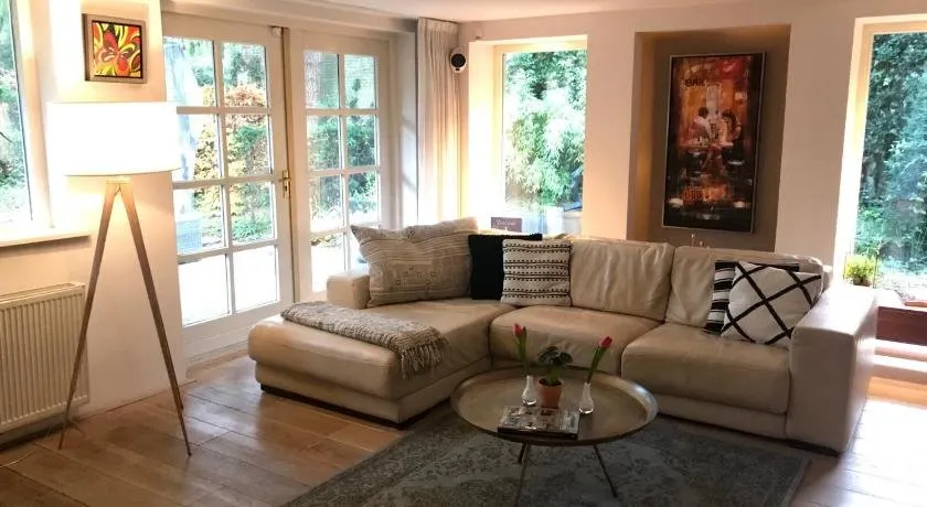 Exclusive villa AMS area - Image 1