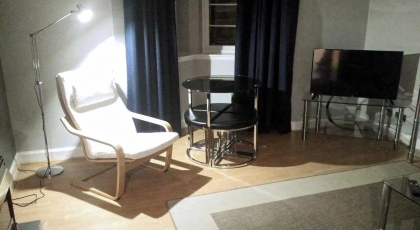 456js Edinburgh Self-Catering Apartment - Image 1