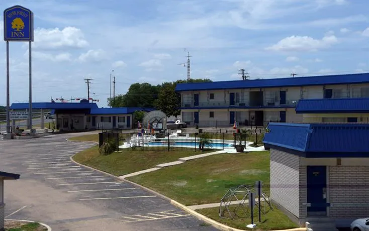 River Forest Inn - Image 1