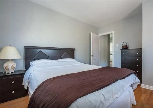 Executive Warden Suite - Image 1