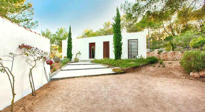 Surf House - Image 1