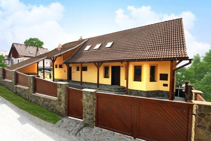 Chata Mojtin - Image 1
