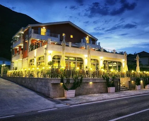 Hotel Ellena - Image 1