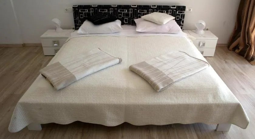 Holiday home Toma - Image 1