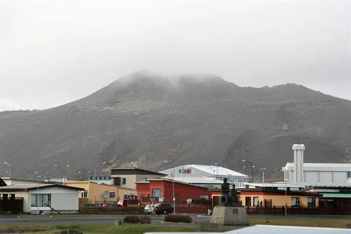 Fiskanes Guesthouse - Image 1