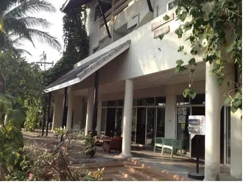 Phangan Chai Hotel - Image 1
