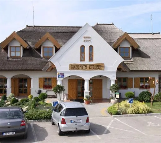 Rigótanya Panzió és Étterem - Image 1