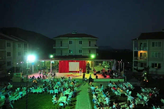 Club Onat Garden - Image 1