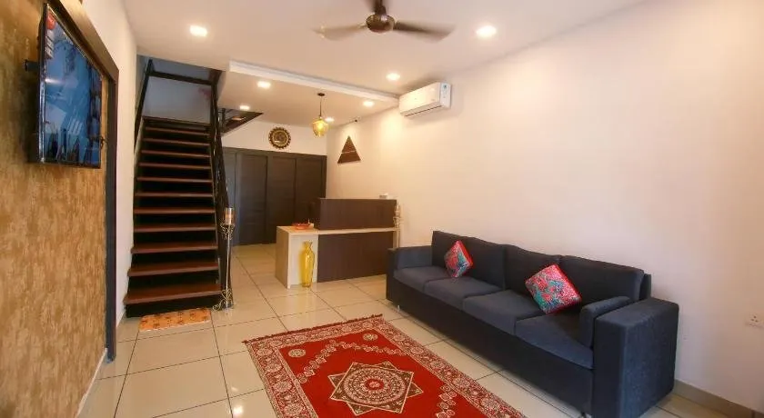The Metro Pod Backpackers AC Hostel - Image 1