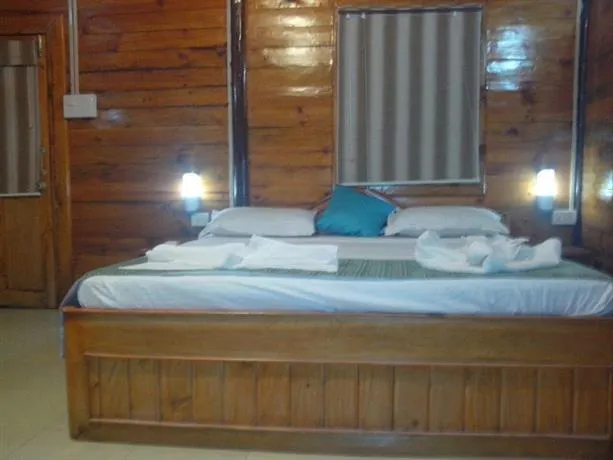 Crazy Beach Resort - Image 1