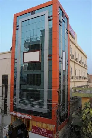 Hotel Executive Inn - Image 1