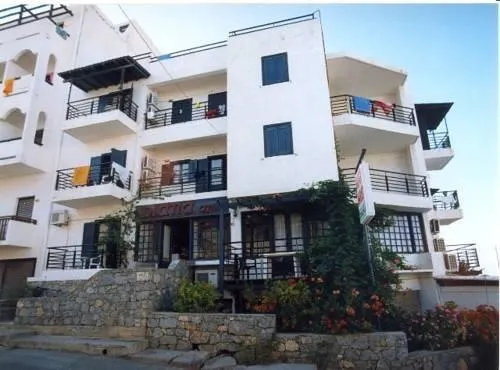 Diana Hotel Apartments - Image 1