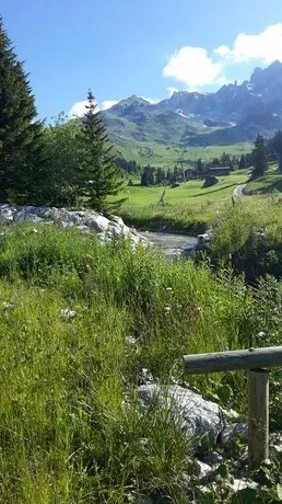 Les 3 Chalets Courchevel - Image 1