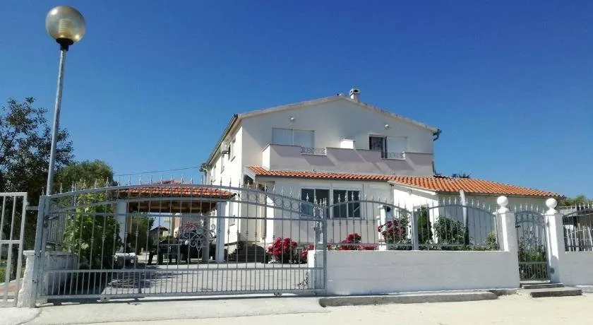 Apartments Leto - Image 1