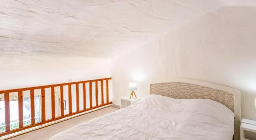 Apartment Sables de st clair - Image 1