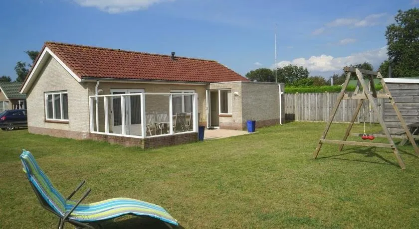 Bungalow Pinusoord 3 - Ouddorp near the beach with big garden - Image 1