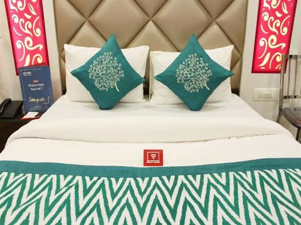 OYO Rooms Arakashan Road 7875 - Image 1