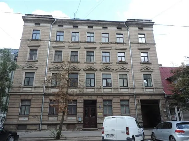 Riga Free Rooms Apartment - Image 1