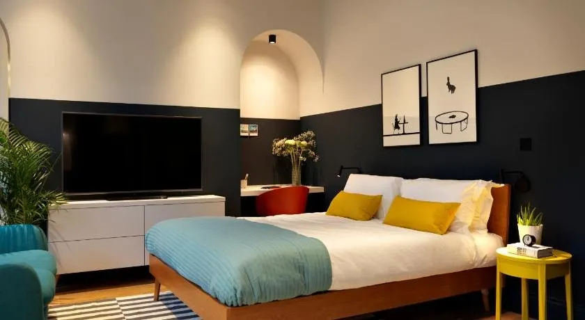 Student Castle - Villa Apartments - Image 1