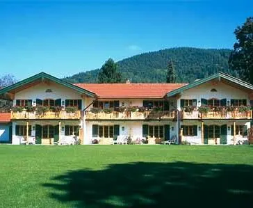 Hotel Garni Haltmair Am See - Image 1
