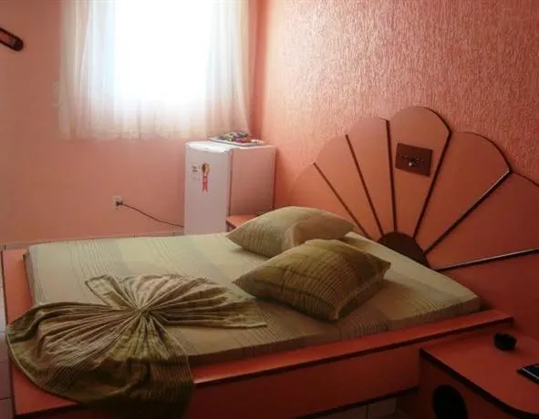 Chateaux Hotel - Image 1