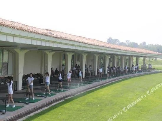 CHATEAU JUNDING RESORT - Image 1