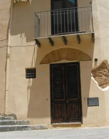 Tre Colonne Apartments - Image 1
