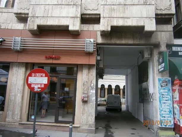 Maya Studio Universitate - Image 1
